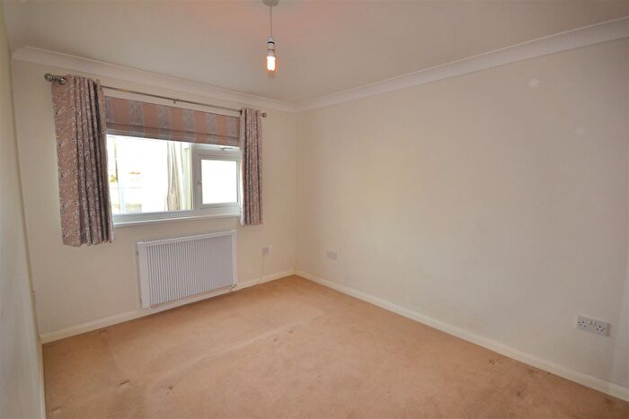 2 Bedroom Detached Bungalow For Sale In Stanstead Road, Maiden Newton, Dorchester, DT2