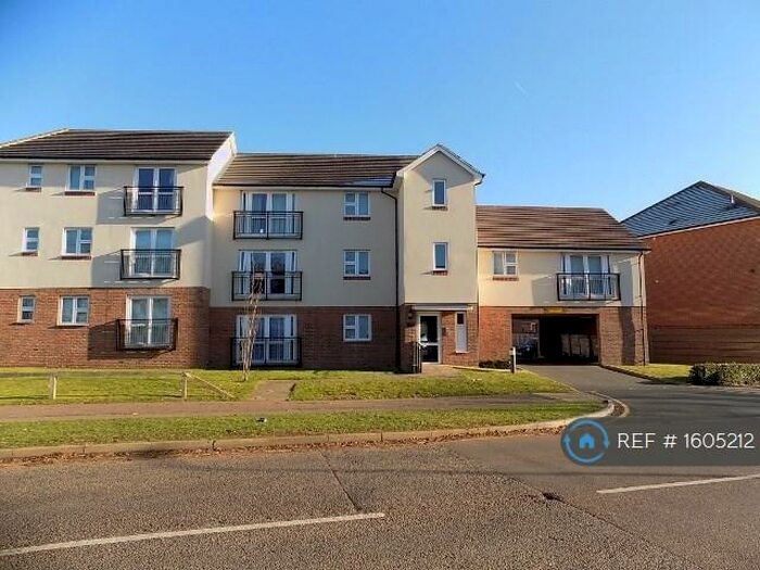 2 Bedroom Flat To Rent In Gray Court, Stevenage, SG1