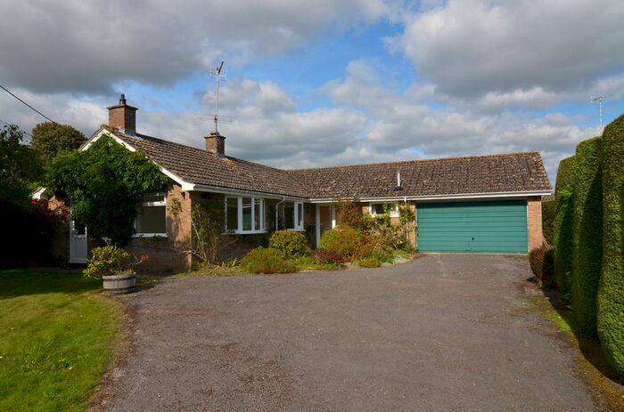 3 Bedroom Bungalow For Sale In Middle Woodford, Salisbury, Wiltshire, SP4