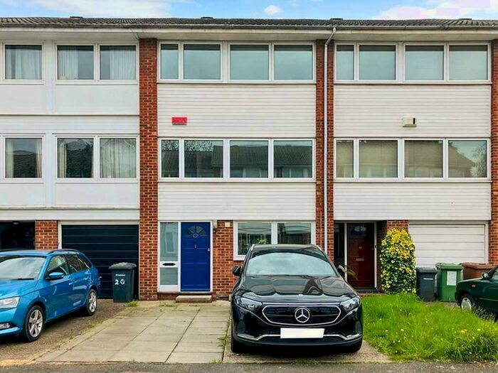 3 Bedroom Terraced House To Rent In Hatcliffe Close, Blackheath, SE3