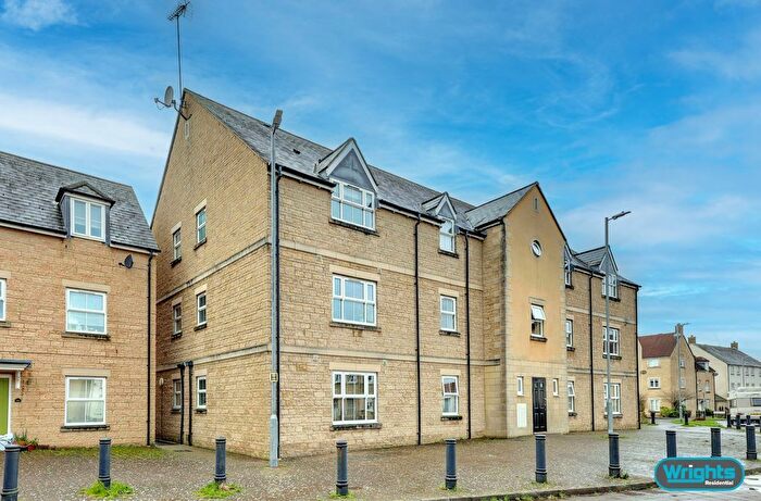 2 Bedroom Flat For Sale In Freestone Way, Corsham, SN13