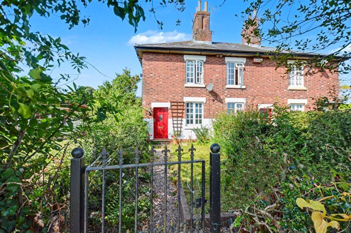 2 Bedroom Cottage For Sale In Woodpecker Hill, Dale Abbey, DE7