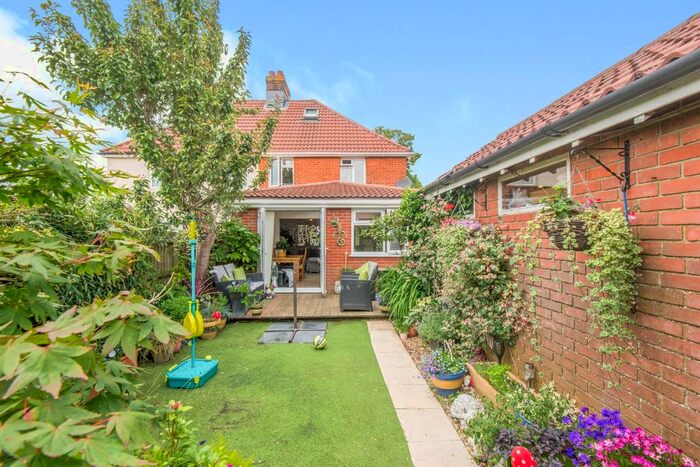 3 Bedroom Semi-Detached House To Rent In Midanbury Lane, Southampton SO18