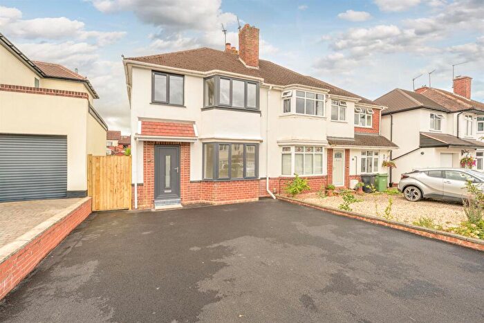 3 Bedroom Semi-Detached House For Sale In Poplar Road, Norton, Stourbridge, DY8