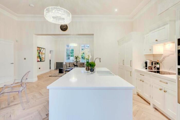 3 Bedroom Flat To Rent In Broadlands Road, Highgate, N6