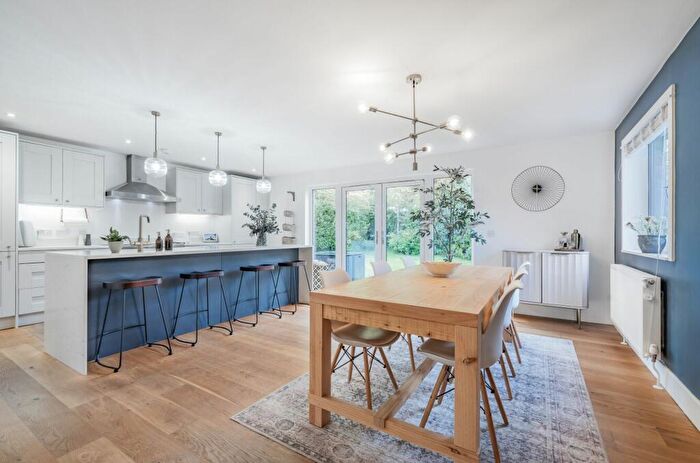 5 Bedroom Detached House For Sale In Chequer Close, Loxwood, RH14