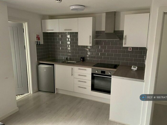 1 Bedroom Flat To Rent In Carlton Terrace, Swansea, SA1