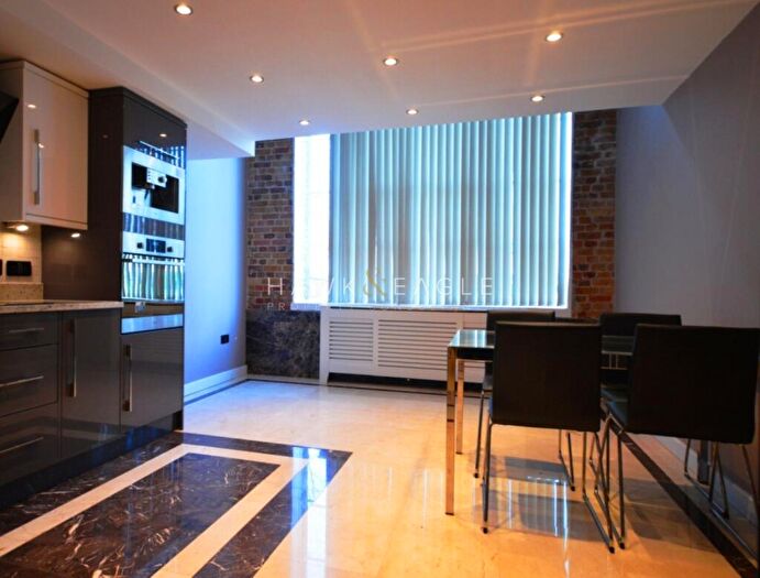 2 Bedroom Flat To Rent In Hopton Road, London, Greater London., SE18