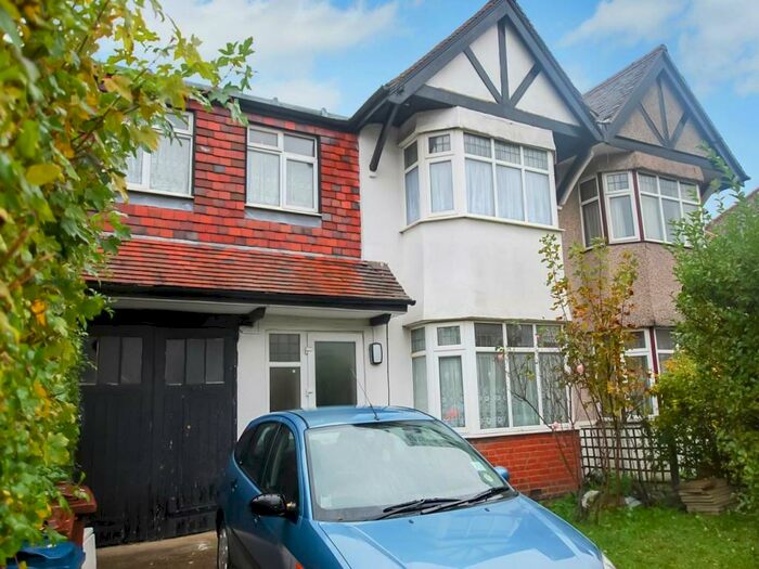 1 Bedroom Flat To Rent In High Worple, Harrow, Middlesex, HA2