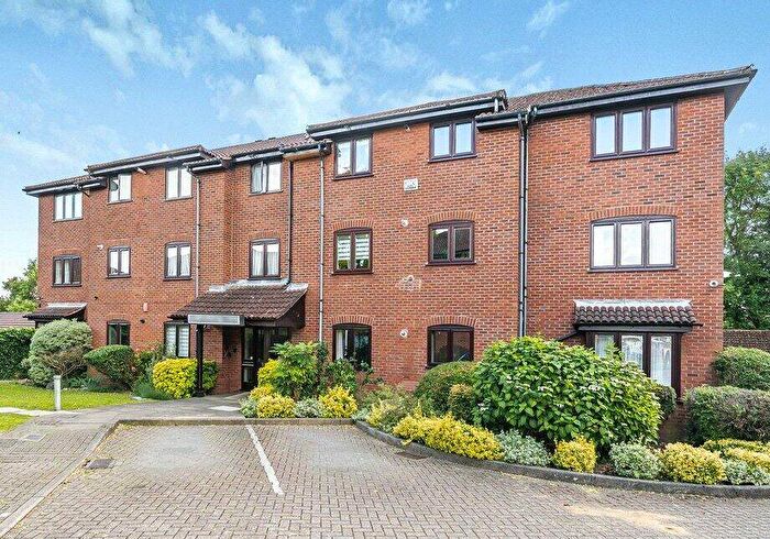 2 Bedroom Flat For Sale In Goodwood Close, Stanmore, Middlesex, HA7