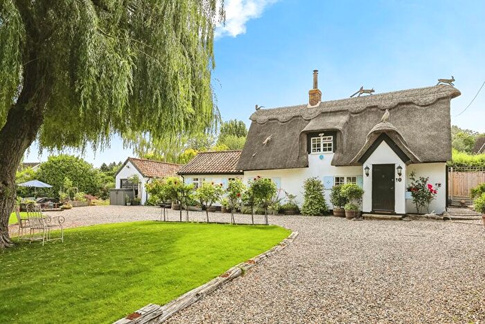 4 Bedroom Detached House For Sale In Blacksmiths Lane, Abbotsley, St Neots, PE19