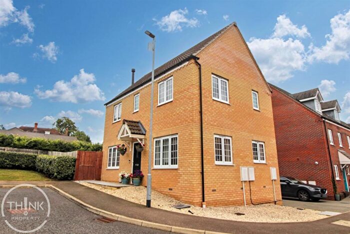 3 Bedroom Detached House For Sale In Willow Close, Brundall, NR13