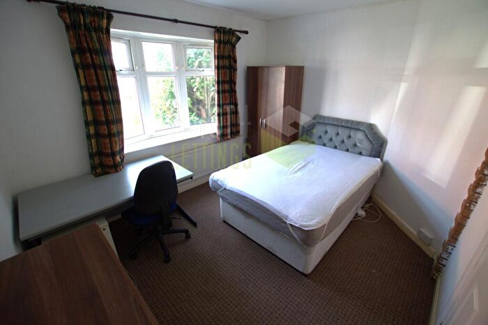 3 Bedroom Semi Detached House To Rent In Westbury Road, Clarendon Park, LE2