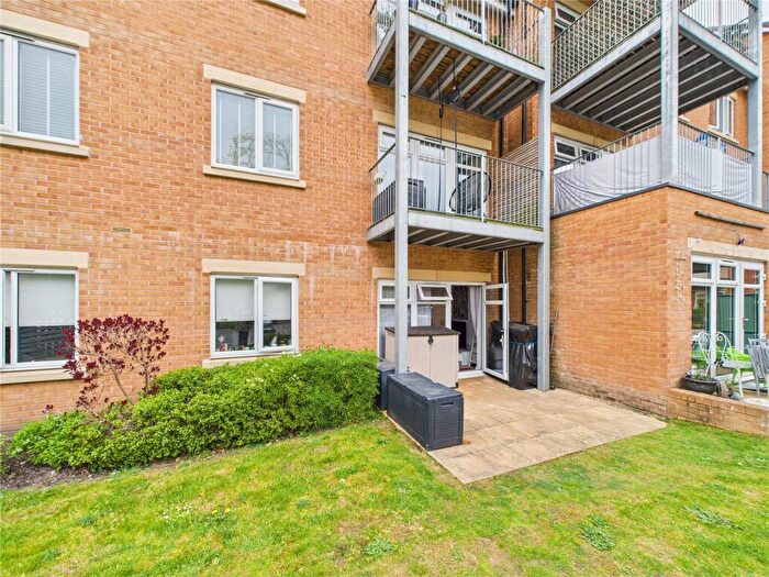 2 Bedroom Flat For Sale In Copse Close, Fleet, Hampshire, GU51