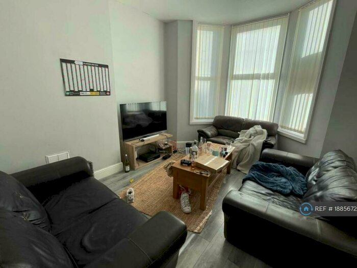 8 Bedroom Semi-Detached House To Rent In Gresford Avenue, Liverpool, L17