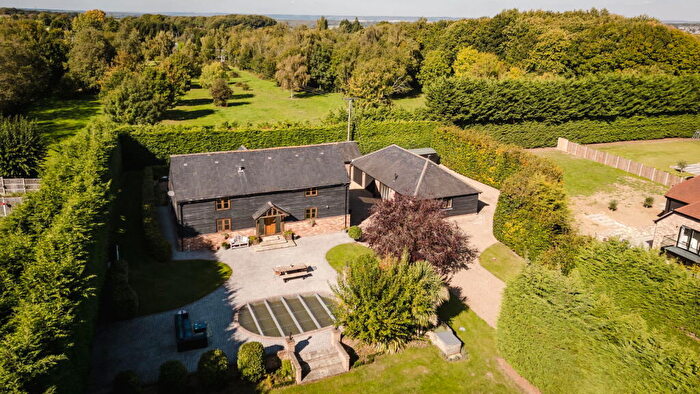 4 Bedroom Barn Conversion For Sale In Stockett Lane, East Farleigh, Maidstone, ME15