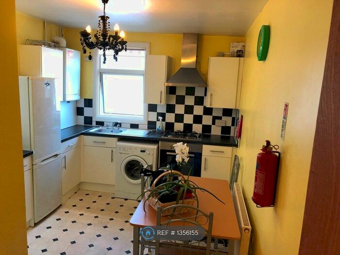 1 Bedroom Flat To Rent In High Road, Ilford, IG1