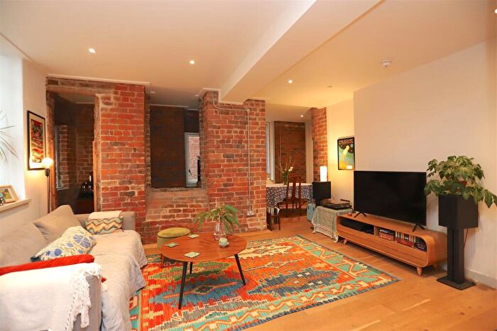 3 Bedroom Apartment For Sale In Murrays Mill, Ancoats, M4