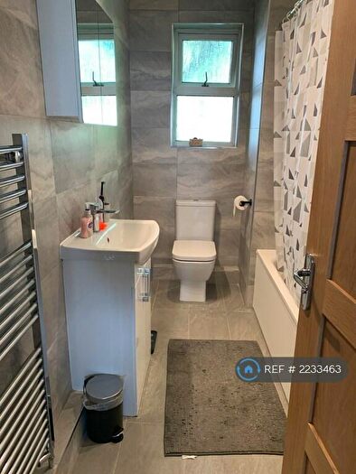 2 Bedroom Flat To Rent In Bonnersfield Lane, Harrow, HA1