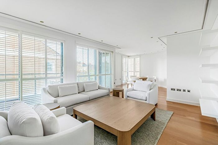 2 Bedroom Flat To Rent In Wycombe Square, London, W8