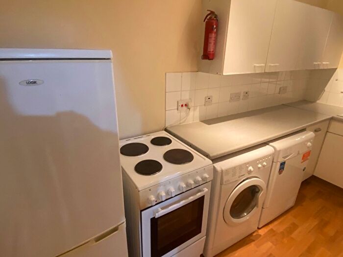 2 Bedroom Flat To Rent In Shenley Road, Borehamwood, WD6