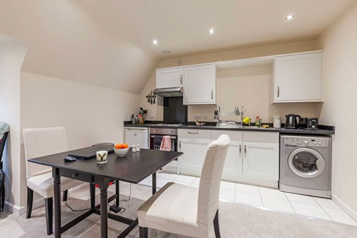 Studio To Rent In Wentworth Street, Tower Hamlets, London, E1