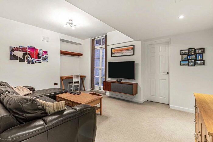 1 Bedroom Flat For Sale In Denbigh Street, London, SW1V