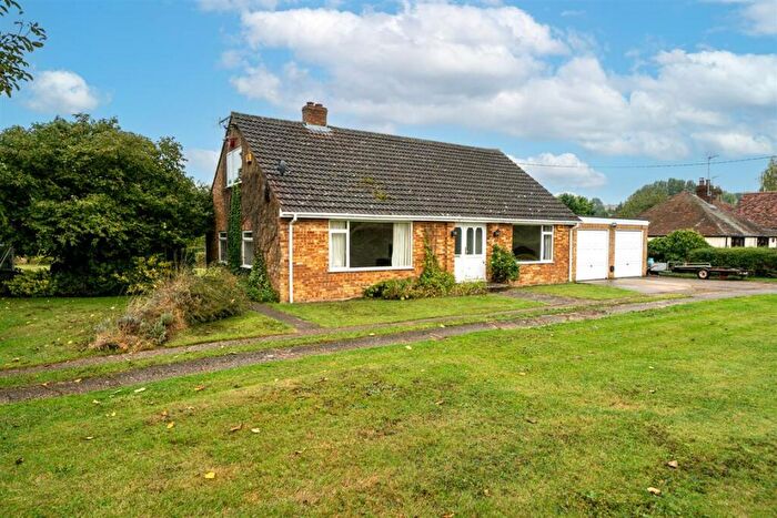 4 Bedroom Detached Bungalow For Sale In Ford End, Leighton Buzzard, LU7