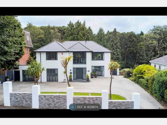 4 Bedroom Detached House To Rent In Elgin Road, Bournemouth, BH4