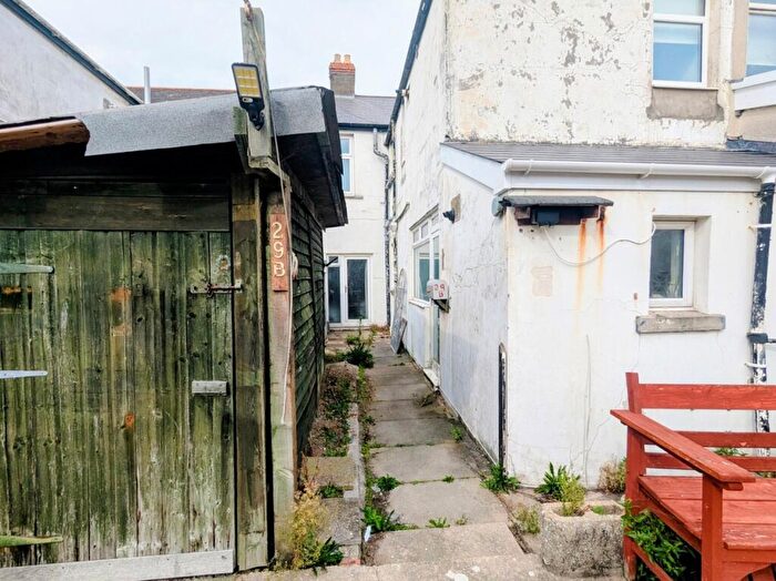 Flat For Sale In Park Avenue, Porthcawl, Bridgend, CF36
