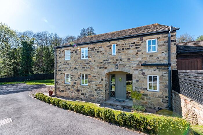 4 Bedroom Detached House For Sale In Holroyd Mill Lane, Micklethwaite, Bingley, West Yorkshire, BD16