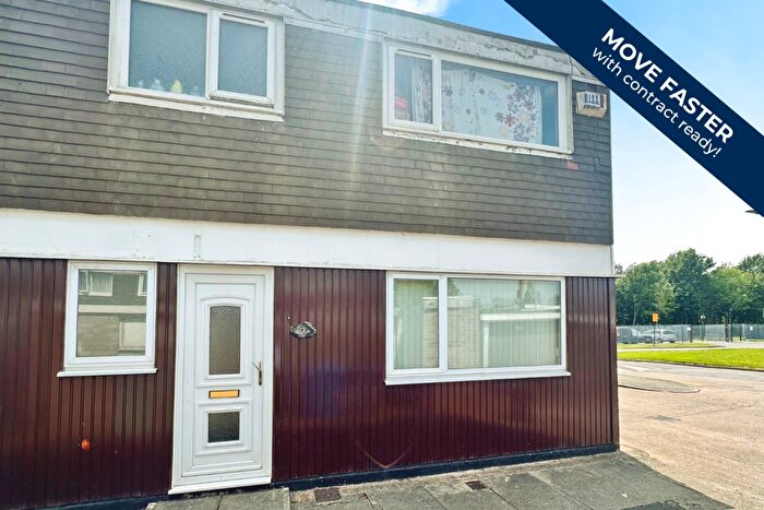 3 Bedroom End Of Terrace House For Sale In Axdane, Hull, HU6