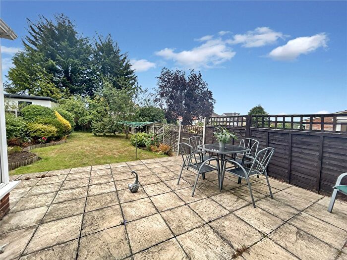 3 Bedroom Semi-Detached House For Sale In Dorset Avenue, Welling, Kent, DA16