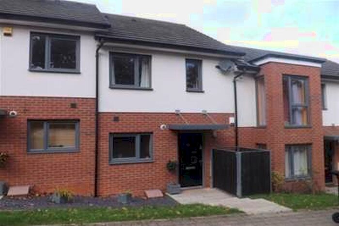 2 Bedroom House To Rent In Someries Hill, LU2