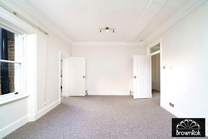 2 Bedroom Apartment For Sale In Dynham Road, London, NW6