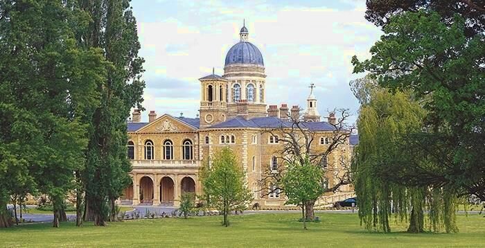 3 Bedroom Flat To Rent In Princess Park Manor, Royal Drive, N11