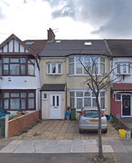 4 Bedroom Terraced House To Rent In Lynton Crescent, Ilford, IG2