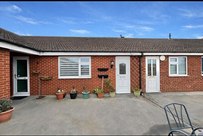 1 Bedroom Flat For Sale In Wellowgate, Grimsby, DN32