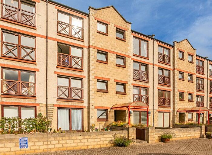 2 Bedroom Flat For Sale In Timber Bush, The Shore, Edinburgh, EH6