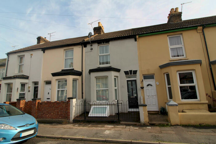 4 Bedroom Terraced House To Rent In King Edward Road, Gillingham, Kent, ME7