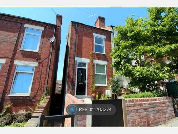 3 Bedroom End Of Terrace House To Rent In Rutland Road, Chesterfield, S40