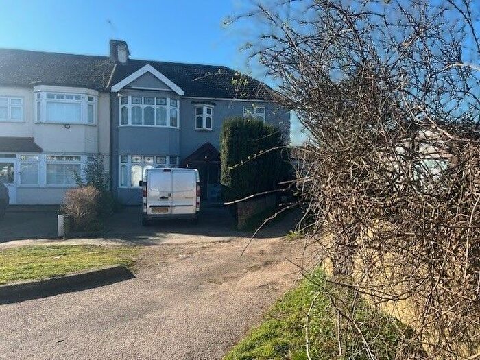 3 Bedroom Maisonette To Rent In Felstead Road, Waltham Cross, EN8