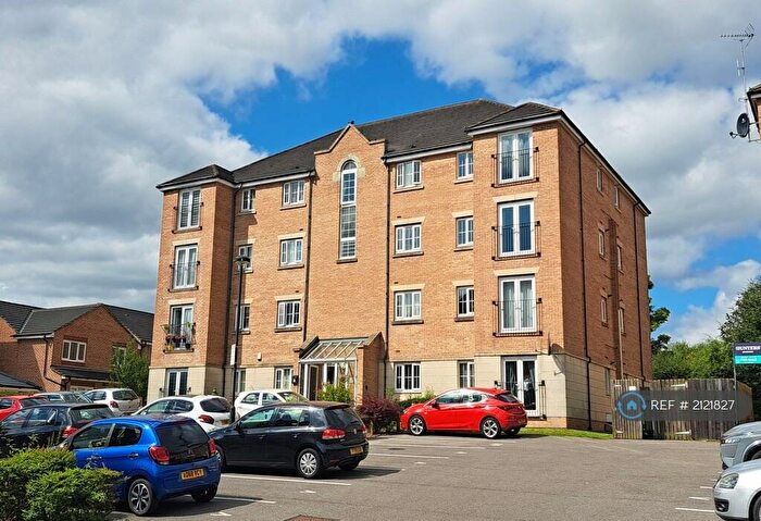 2 Bedroom Flat To Rent In Sandhill Close, Bradford, BD8