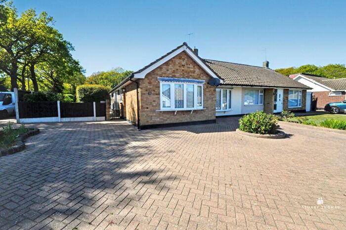 3 Bedroom Semi-Detached Bungalow For Sale In Cheltenham Drive, Thundersley, SS7