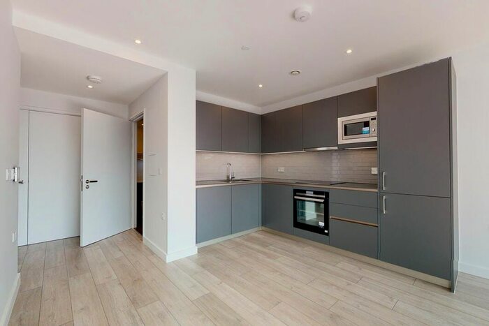 1 Bedroom Flat To Rent In New Lion Way, London, SE17