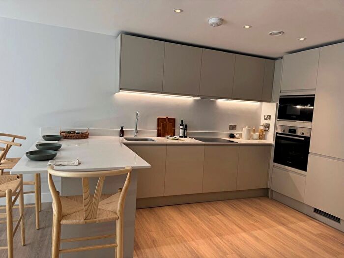 1 Bedroom Flat To Rent In Uxbridge, UB8