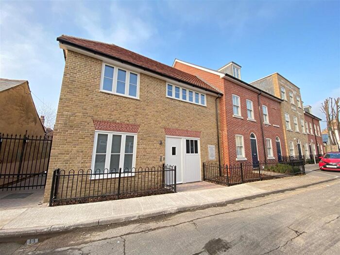 1 Bedroom Flat To Rent In Queningate Court, Canterbury - Ref, CT1