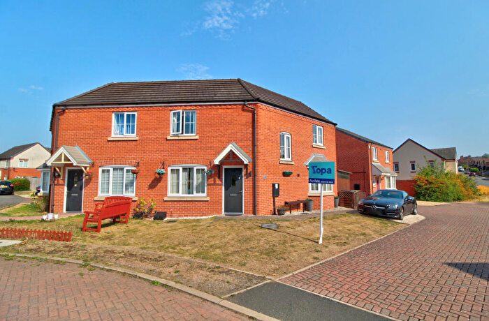 3 Bedroom Semi-Detached House For Sale In Rainsford Crescent, Kidderminster, DY10