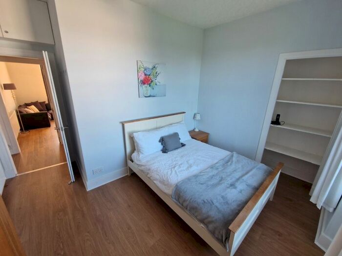 1 Bedroom Flat To Rent In Pitstruan Place, West End, Aberdeen, AB10