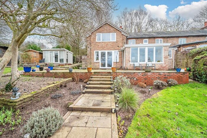 3 Bedroom Semi-Detached House For Sale In The Downs, HR7